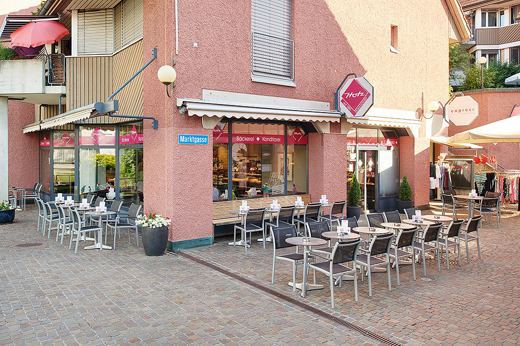 Terasse des Laden-Cafés Hotz, Zentrum Marktgasse Dübendorf